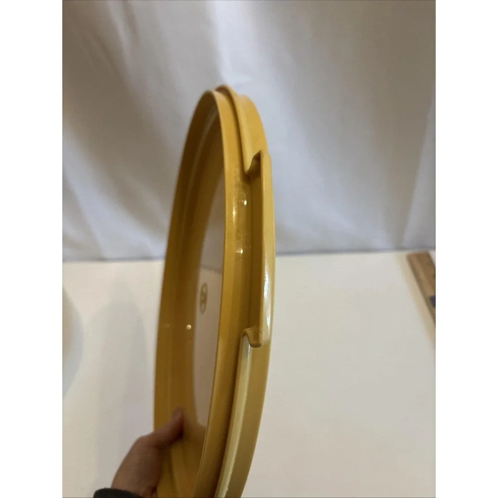 Tupperware Round Cake Carrier Gold W/Lid 1256-4 12